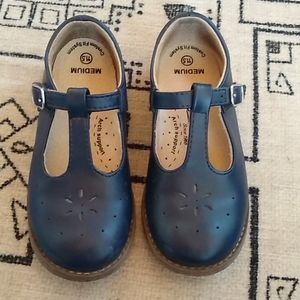 T-strap Mary-Janes